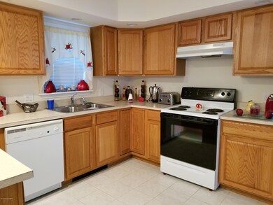 844 Country Place Dr, Tobyhanna, PA 18466 - photo 5