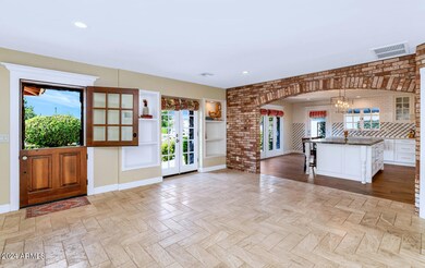 5424 E Lafayette Blvd-large-012-042-TOD9