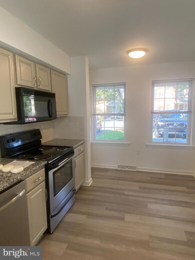 4004 Bradford Cir, Mount Joy, PA 17552 - photo 6