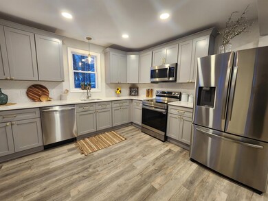 458 Arah St, Manchester, NH 03104 - photo 4