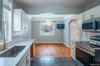 8467 Riverview St, Dearborn Heights, MI 48127 - photo 7