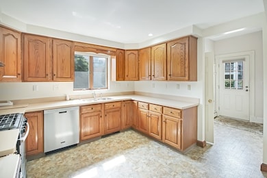 64 Parker St unit 64, Watertown, MA 02472 - photo 3