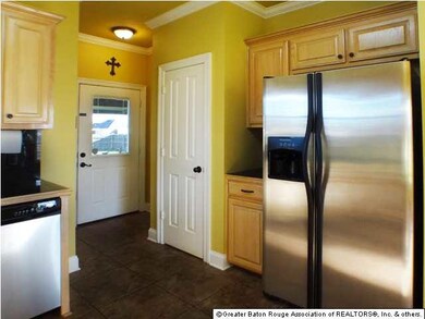 Kitchen entry
