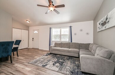 unlisted-address, Waukegan, IL 60085 - photo 4