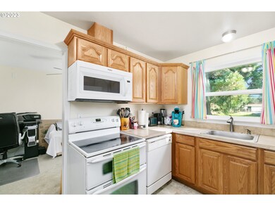 2424 34th Ave, Longview, WA 98632 - photo 4