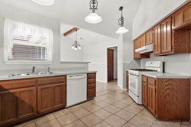 3617 S 200th Ave E, Broken Arrow, OK 74014 - photo 7