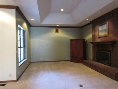 Living Room. 17x32