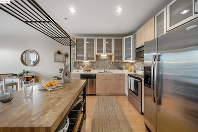 Pacific Cannery Lofts unit 363, Oakland, CA 94607 - photo 5