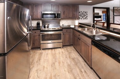 st_james_302_kitchen_1