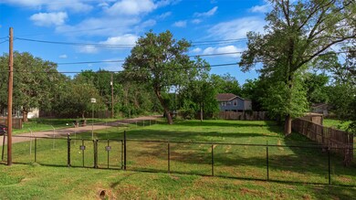 4802 Edgewater Dr, Houston, TX 77093 - photo 4