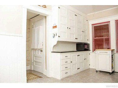 Kitchen. Authentic solid wood cabinets with new Gr