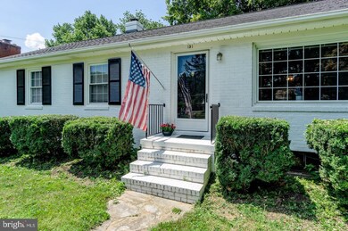 151 S Maple Ave, Purcellville, VA 20132 - photo 3