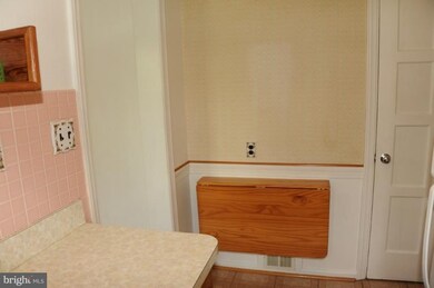 5932 N Kings Hwy, Alexandria, VA 22303 - photo 2