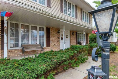 107 Crestwood Dr, Lincoln, IL 62656 - photo 2