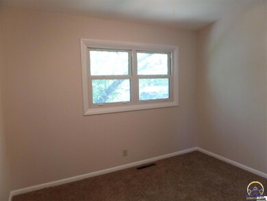 3400 SW Twilight Dr, Topeka, KS 66614 - photo 5