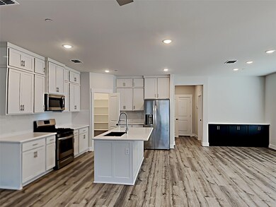 7680 Rambler Ln, North Richland Hills, TX 76182 - photo 3