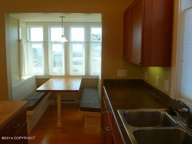 Kitchen & Breakfast Nook