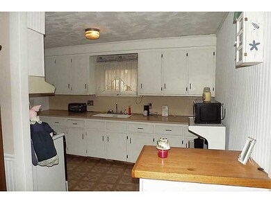 86 Hamlet Ave, Woonsocket, RI 02895 - photo 2