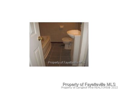 424 Durant Dr, Fayetteville, NC 28304 - photo 4