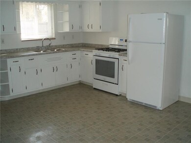 Large Eat-in Kitchen, New Countertop, Stove and Re