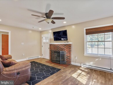 305 W 7th St, Waynesboro, PA 17268 - photo 4