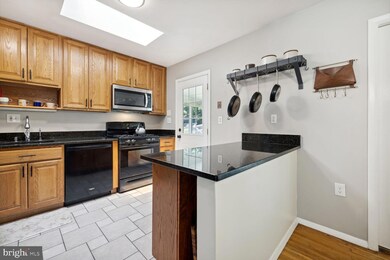 240 Rolling Rd, Gaithersburg, MD 20877 - photo 6