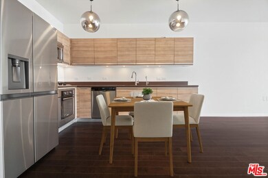 Solair unit 803, Los Angeles, CA 90010 - photo 3