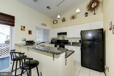 12897 Grays Pointe Rd unit C, Fairfax, VA 22033 - photo 6