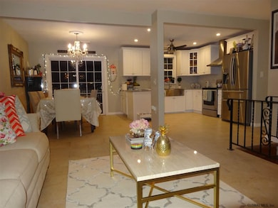 18 Donnelly Dr, Rensselaer, NY 12144 - photo 3