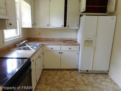 721 Glensford Dr, Fayetteville, NC 28314 - photo 3