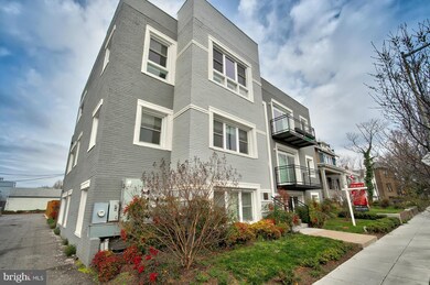 321 18th St SE unit 4, Washington, DC 20003 - photo 2