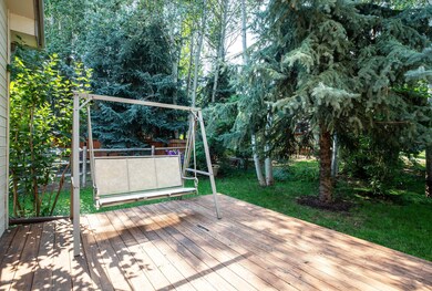 90_lupine_a_exterior_deck