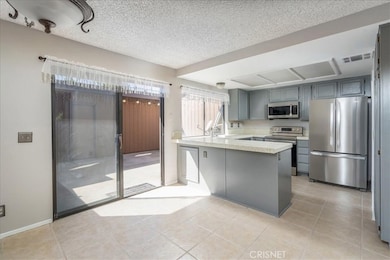 14456 Foothill Blvd unit 19, Sylmar, CA 91342 - photo 7