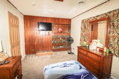 295 S Snowden St, Andrews, IN 46702 - photo 2