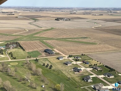 1377 Dolly Ct, Larchwood, IA 51241 - photo 3