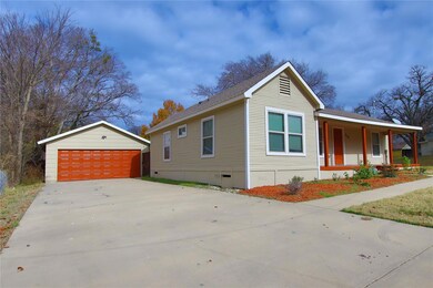 305 E 15th St, Bonham, TX 75418 - photo 2