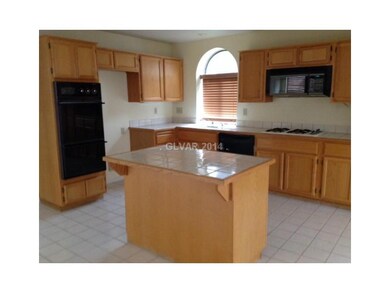 Property Photo. The kitchen comes complete with do