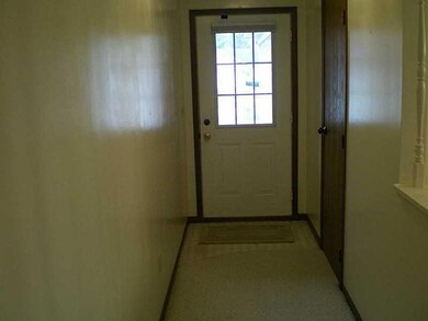 Entry/Foyer.