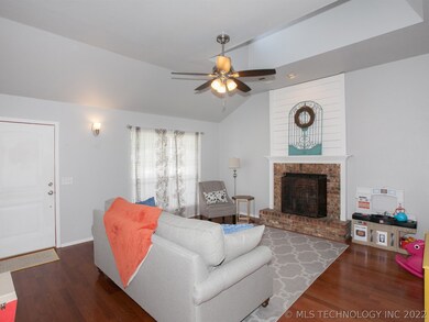 2221 W Mobile Place, Broken Arrow, OK 74011 - photo 4