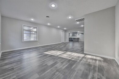 7535 Dixie Dr, Houston, TX 77087 - photo 6