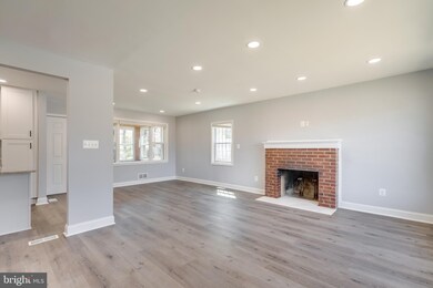 2711 Fairlawn St, Temple Hills, MD 20748 - photo 6