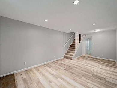 1901 Kingswood Ct unit 1905, Denton, TX 76205 - photo 2