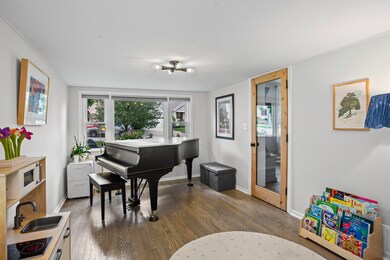 449 Longfellow Ave, Glen Ellyn, IL 60137 - photo 5