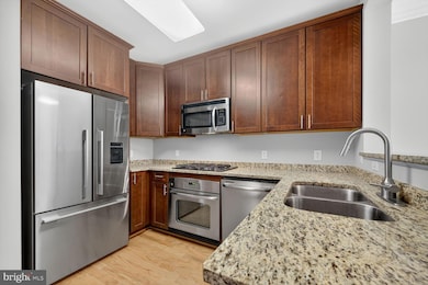 Dominion Heights unit 105, Arlington, VA 22207 - photo 5