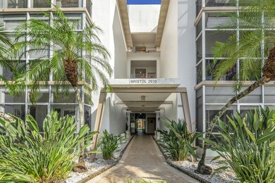 River Shores unit 211, Oakland Park, FL 33334 - photo 2