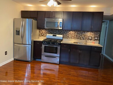 137 Darnell Ln unit 1 Fl, Staten Island, NY 10309 - photo 2