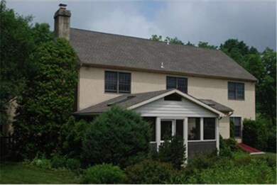 136 Barton Dr, Spring City, PA 19475 - photo 3