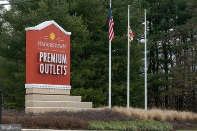 618 Knightsbridge Dr, Hagerstown, MD 21740 - photo 3