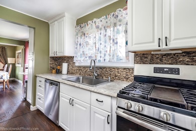 2209 Douglas Ave, Des Plaines, IL 60018 - photo 4