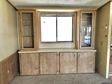 Built in Hutch